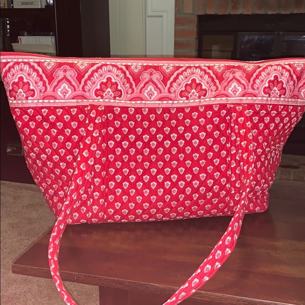 Great Baby Bag! Also used as overnight bag!